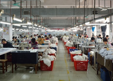 睿牛制衣廠，羽絨服代工廠