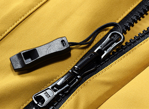 團(tuán)隊(duì)集體定制生產(chǎn)防水防風(fēng)沖鋒衣