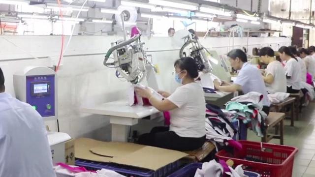 加工沖鋒衣需要哪些設(shè)備和技術(shù)?